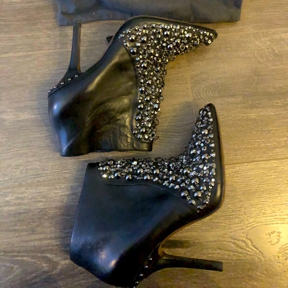Vera Wang Leather Boots - Picture 3 of 9